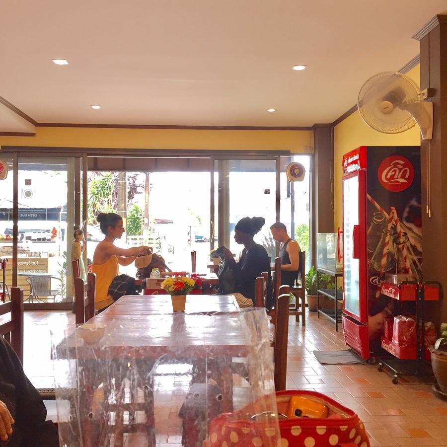A Pousada Kookkai House Patong Exterior foto