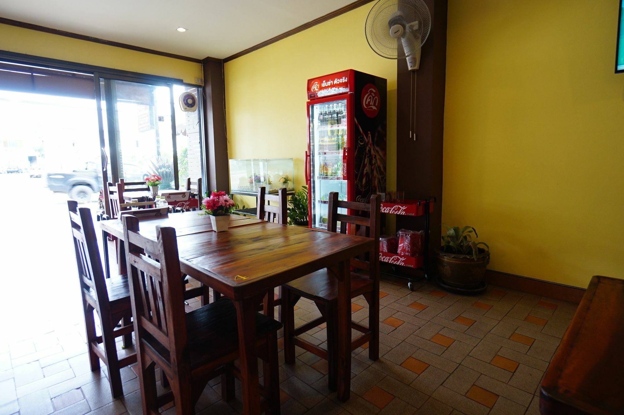 A Pousada Kookkai House Patong Exterior foto
