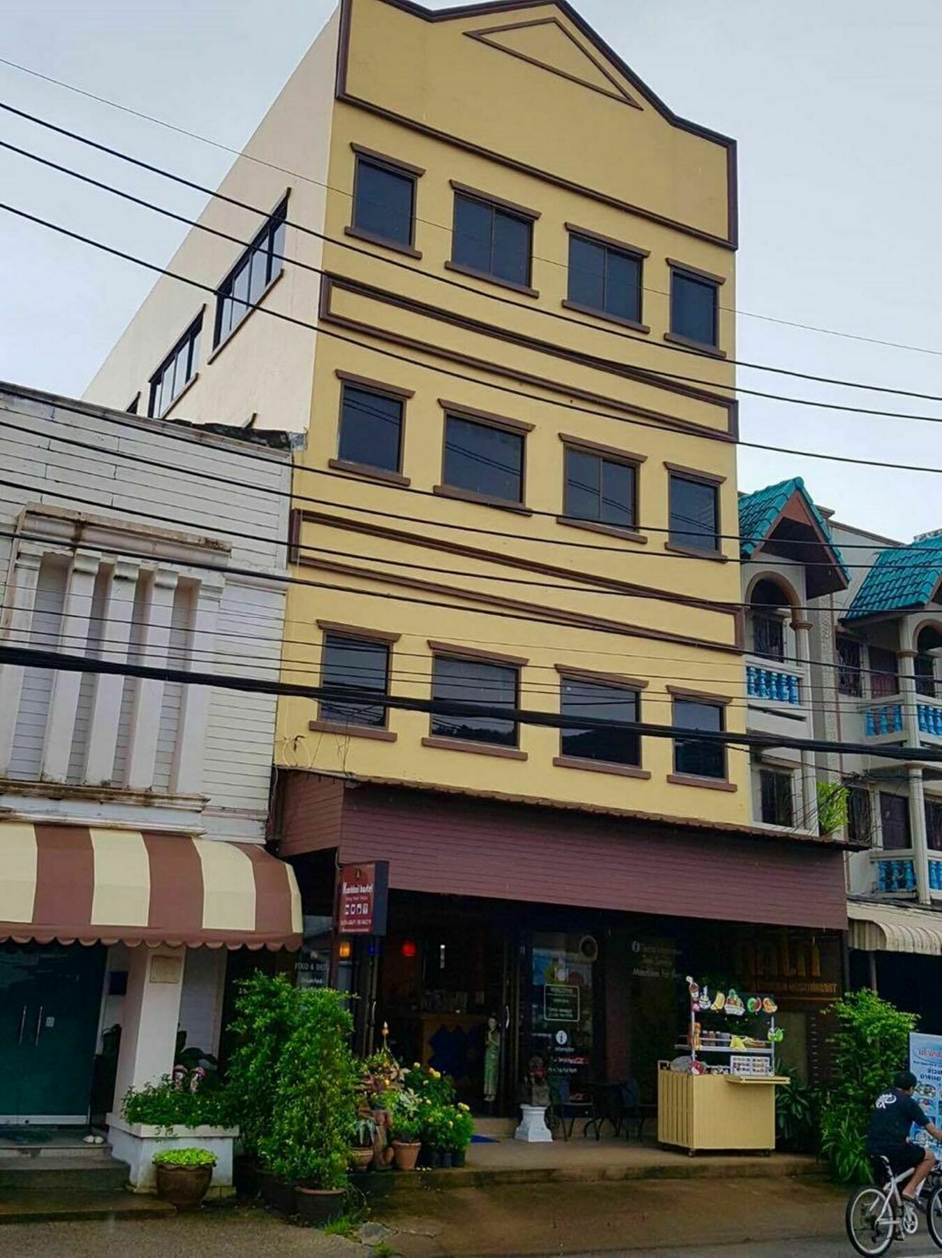 A Pousada Kookkai House Patong Exterior foto